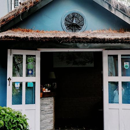 Mingtang Garden Cottage 名堂花园度假屋 Pokhara Exteriör bild
