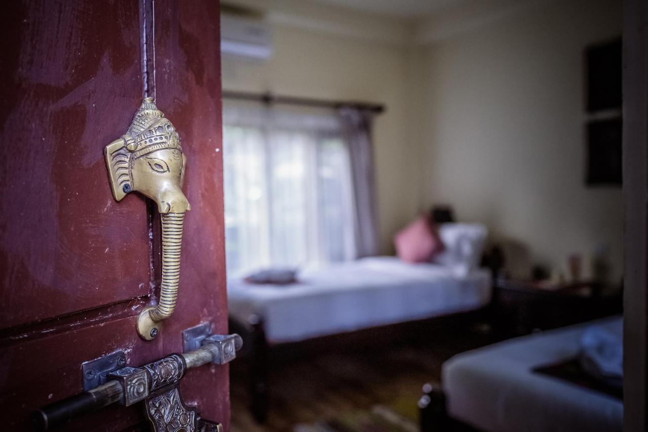 Mingtang Garden Cottage 名堂花园度假屋 Pokhara Exteriör bild