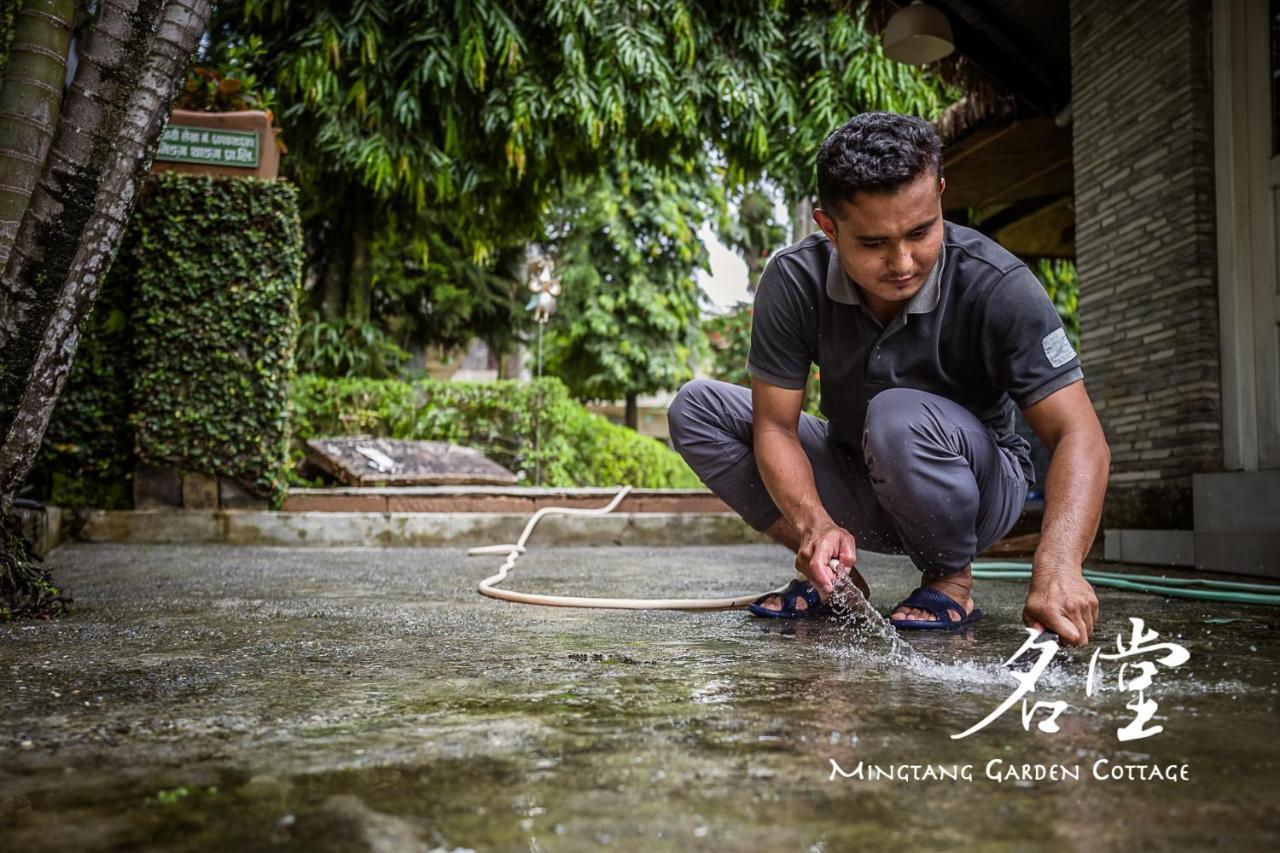 Mingtang Garden Cottage 名堂花园度假屋 Pokhara Exteriör bild